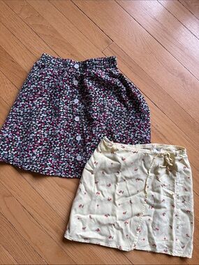 Floral Button-Front Mini Skirt - Black/Red/White